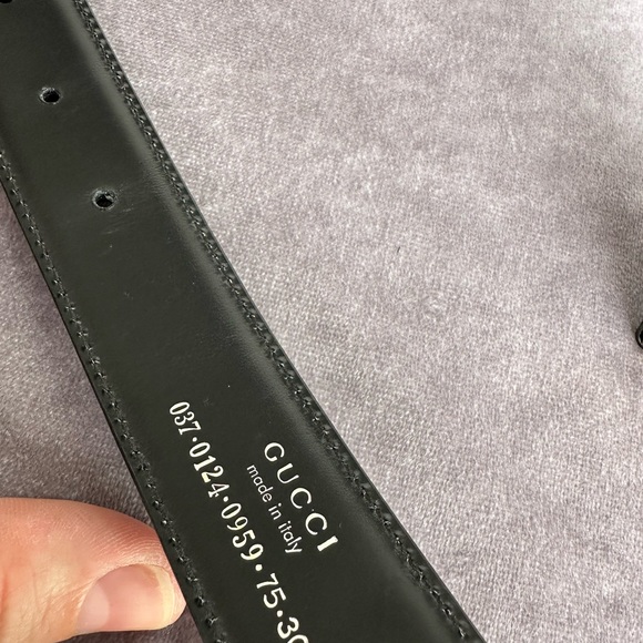 Gucci Vintage G Black Shiny Leather Goldtone Belt 037-0124 75/30. It is 100% aut - Picture 12 of 12